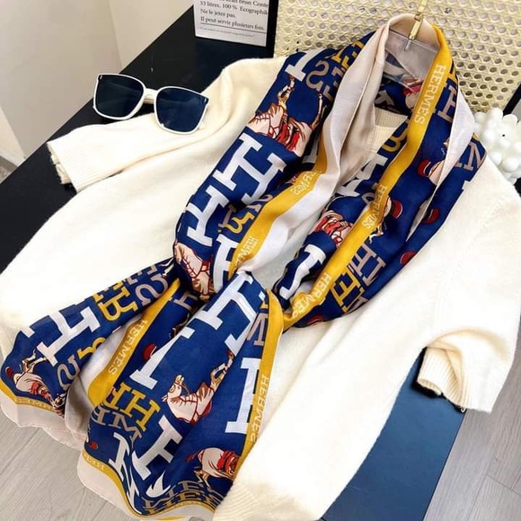 Branded Shawl with paper bag ❤️ - Picture 11 of 15